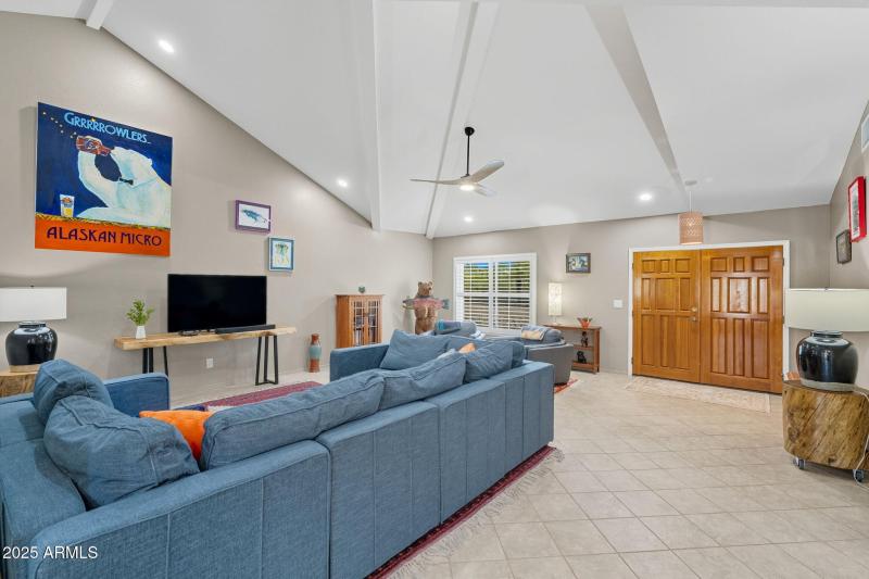 56-web-or-mls-Avenida De Pimeria Alta-37