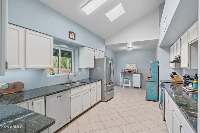 65-web-or-mls-Avenida De Pimeria Alta-46