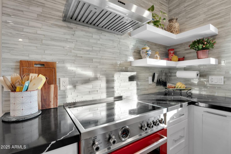 Kitchen – Stove Detail