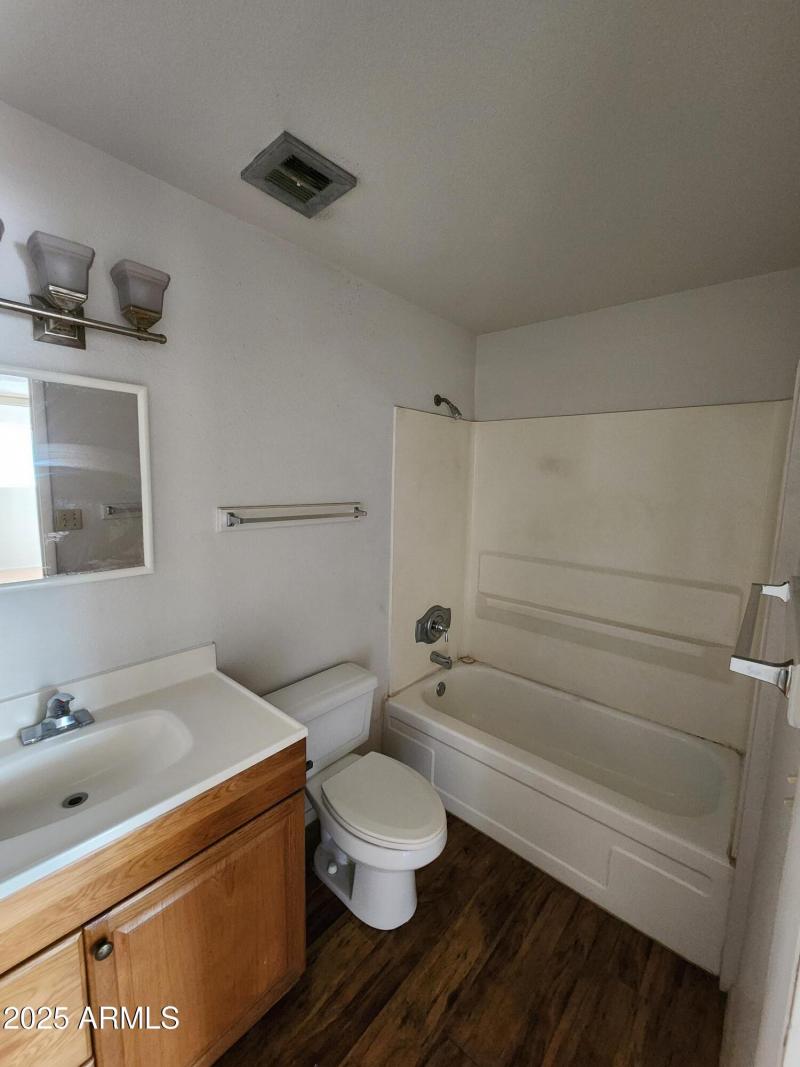 8f-208-135-16594113_cbeFOWWC_8