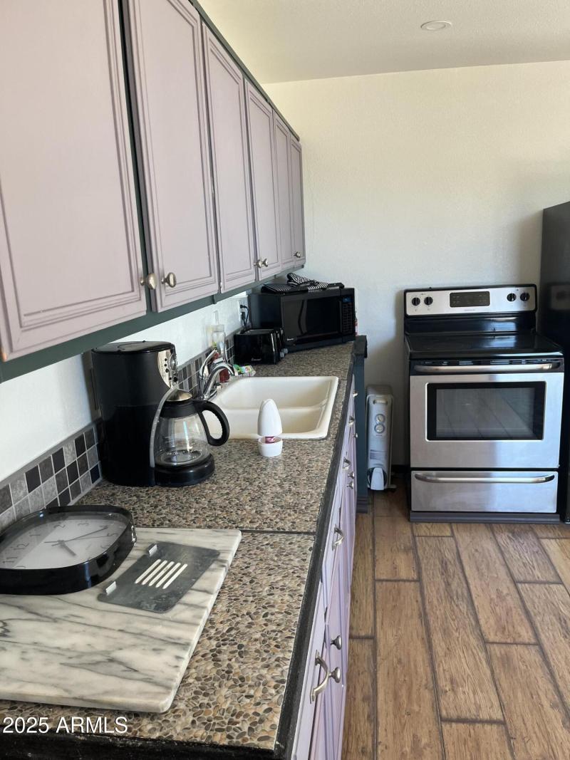 445 N Kilbright Kitchen B1