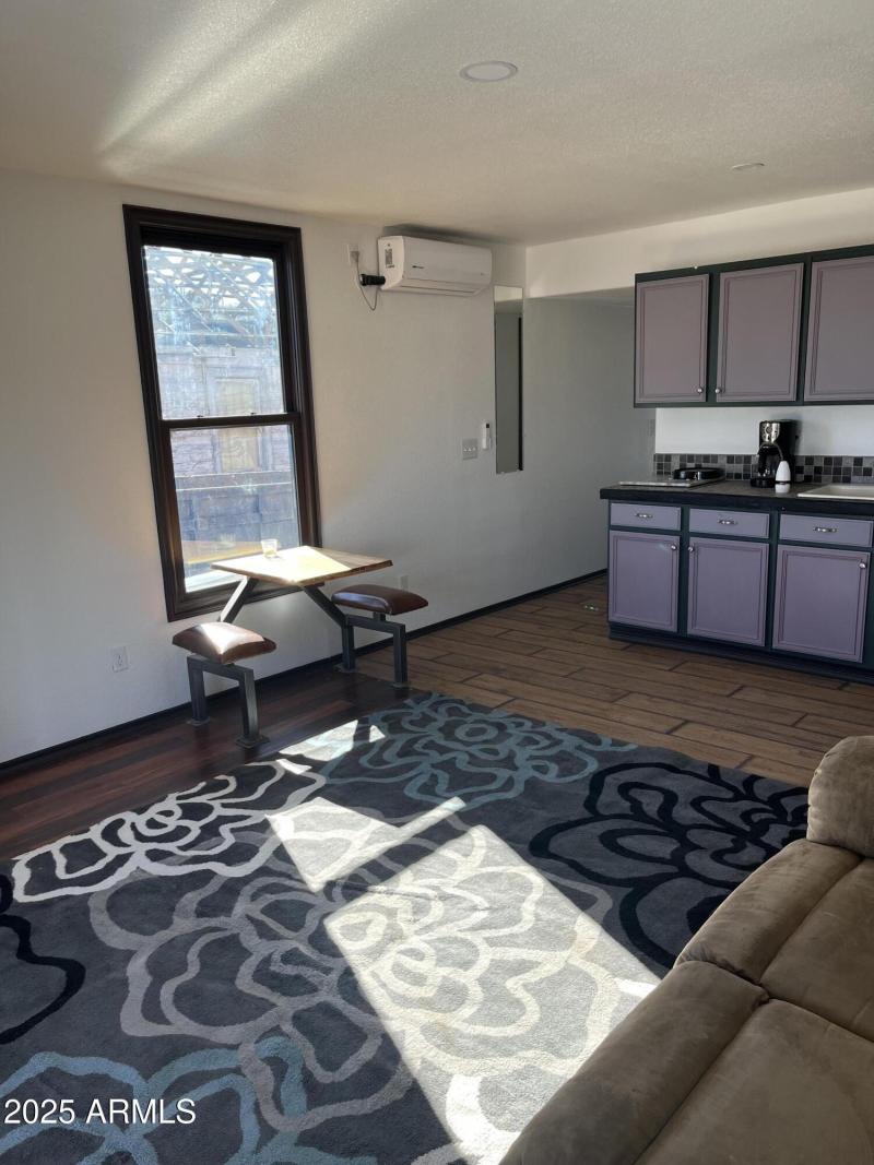 445 N Kilbright living Area B1