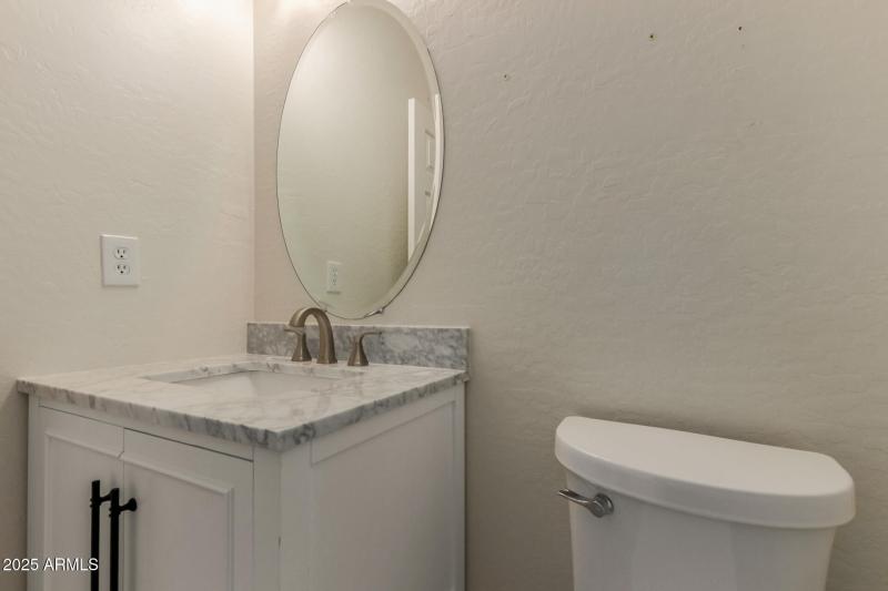 downstair powder room