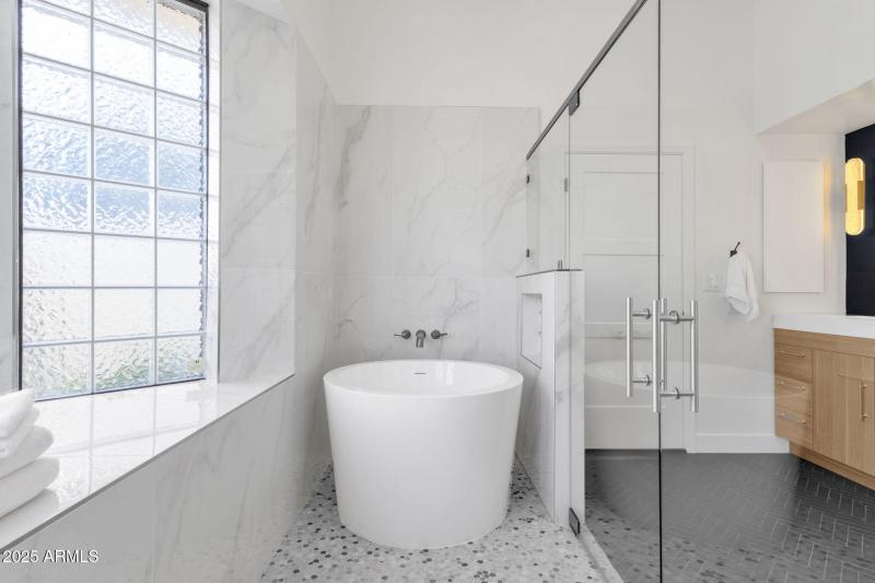 Japanese soaking tub