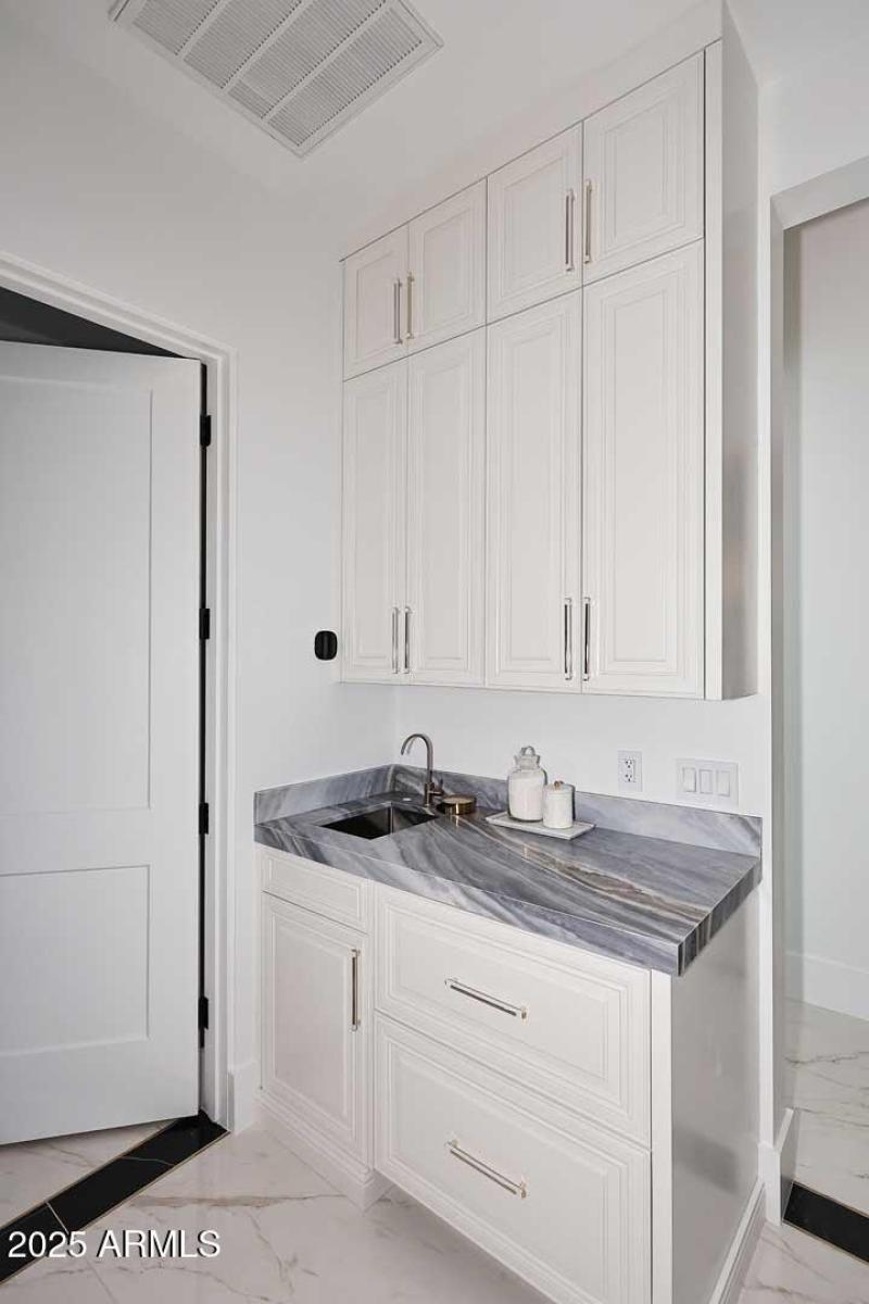 Primary Bath-Coffee Bar