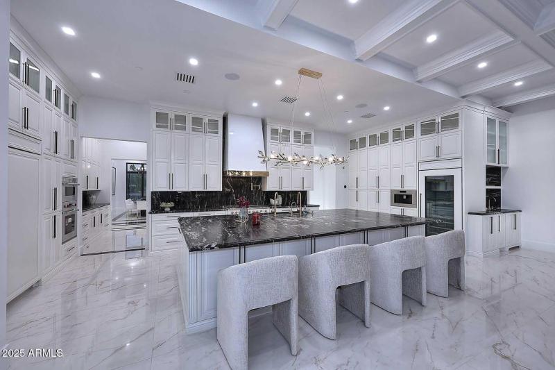 Night-Gourmet Kitchen