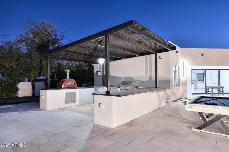 Night-Pergola-BBQ Grill & Pizza Oven