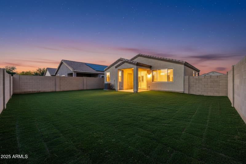 1737 E Desert Breeze Pl-30