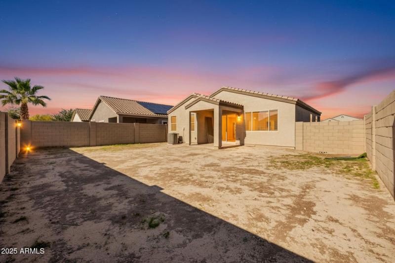 1737 E Desert Breeze Pl-29