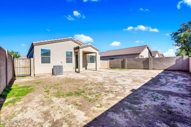 1737 E Desert Breeze Pl-23