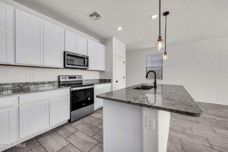 1737 E Desert Breeze Pl-8