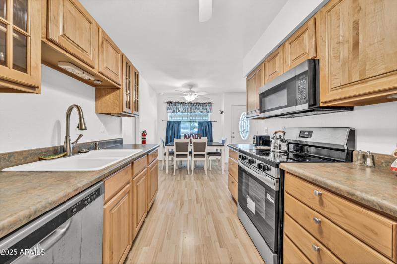 10002 N 97th Dr-12_(2048)