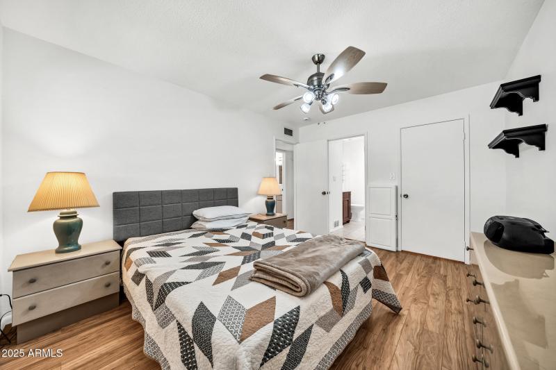 10002 N 97th Dr-23_(2048)