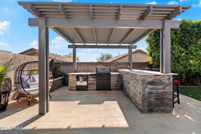 Outdoor Kitchen