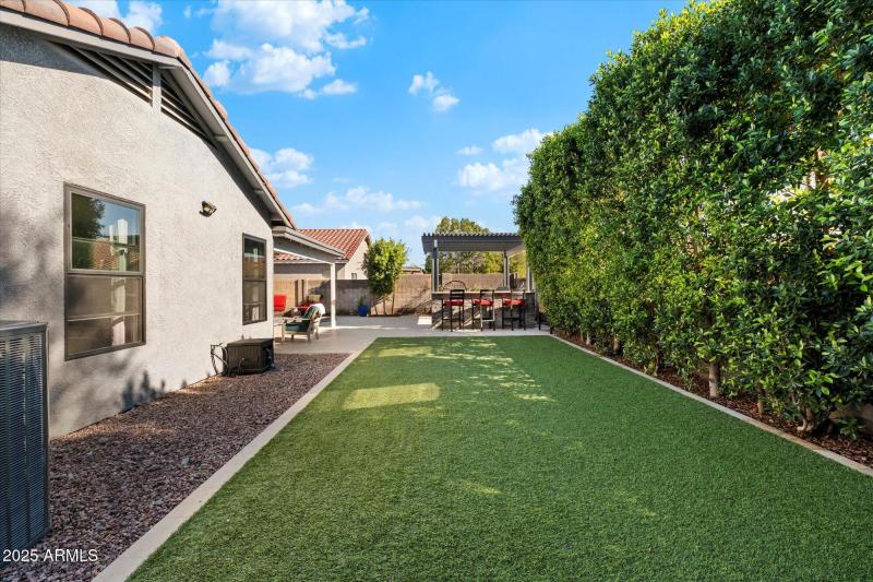 Turf for easy maintenance