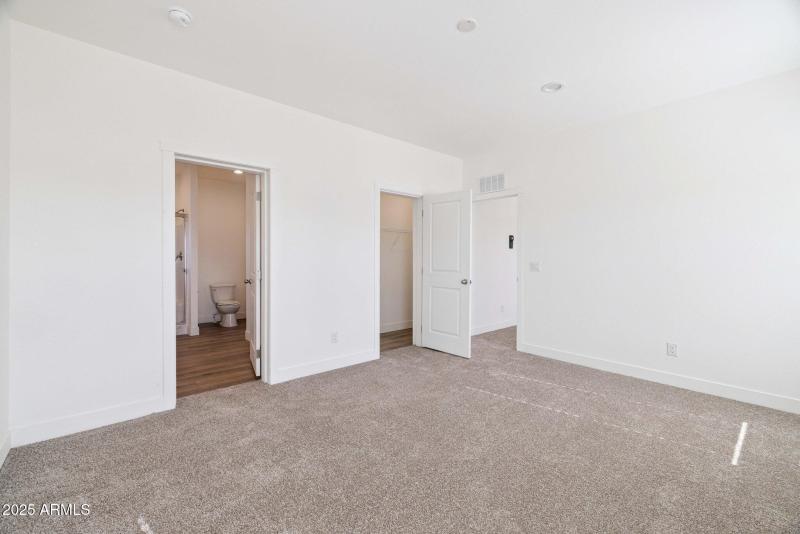 12-web-or-mls-50308-w-wildwood-rd