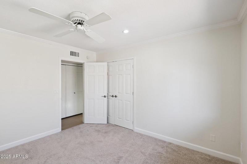 24-web-or-mls-15-e-kathleen-rd