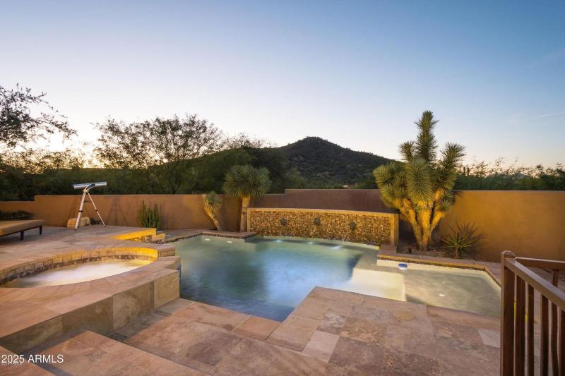 Lone Mtn views from the patio