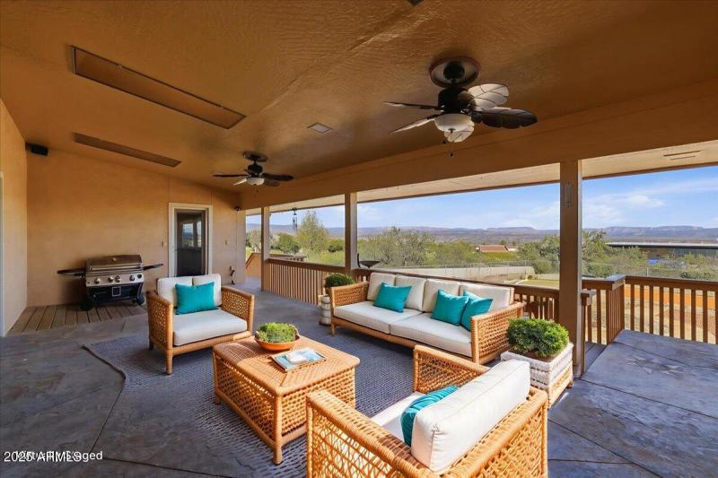 45-Elevated Deck off Living Room