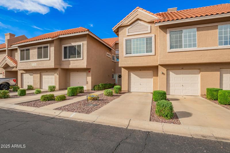 For sale 2 bed, 2 bath, 1 garage