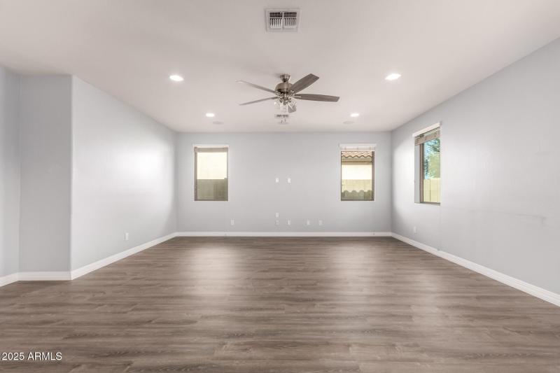 10 - Big Family Room!