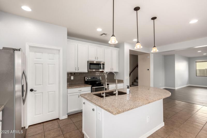 14 - Granite Counters