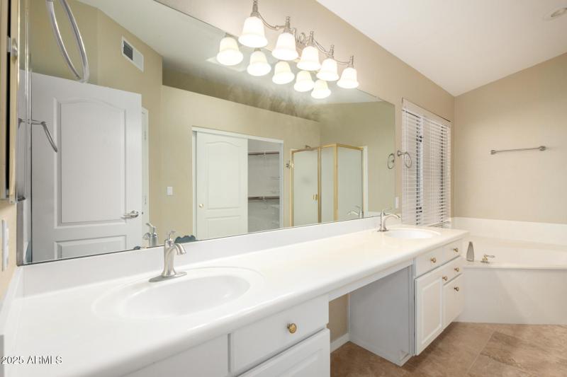 32 Master Bathroom