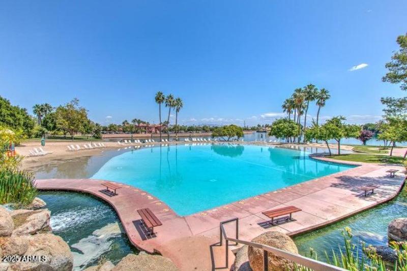 Val Vista Lakes Comm