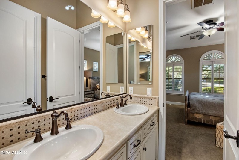 021_Guest Bath to Guest Bd 2