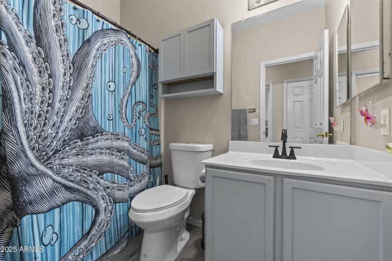 Upstairs Full bathrooms