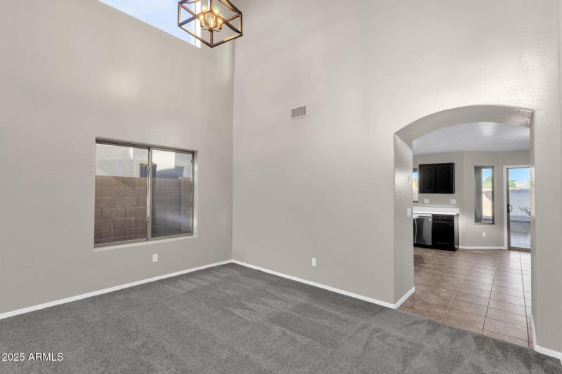 9-web-or-mls-29272-n-yellow-bee-dr