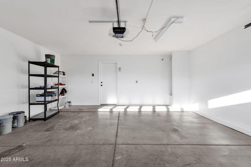 21-web-or-mls-29272-n-yellow-bee-dr (1)