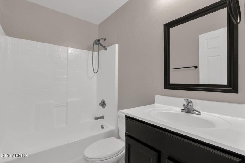 29-web-or-mls-29272-n-yellow-bee-dr (1)