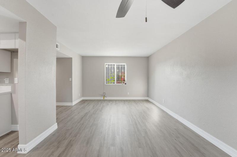 2847 N 46th Ave Unit 10-12