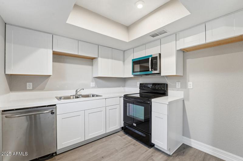 2847 N 46th Ave Unit 10-15