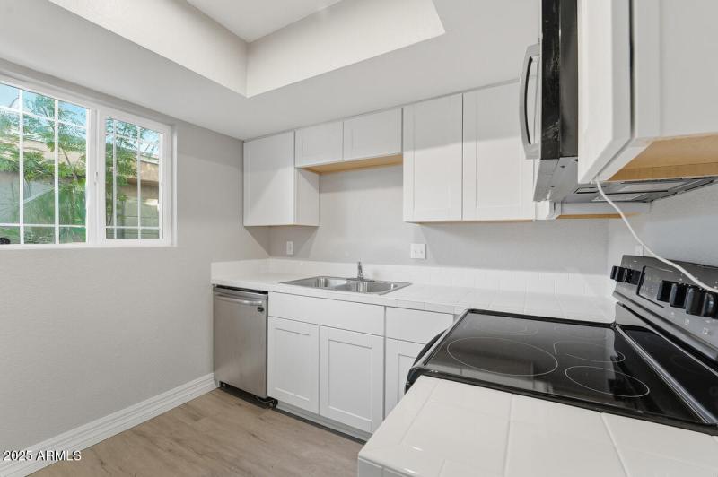 2847 N 46th Ave Unit 10-16