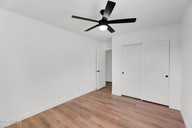 28-web-or-mls-1523 W Flynn Ln - 26