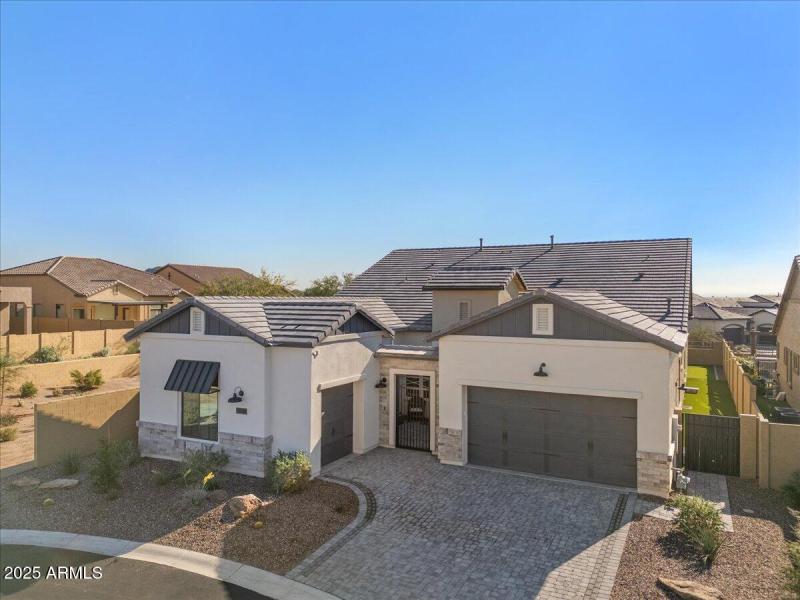 03-Aerial front of home