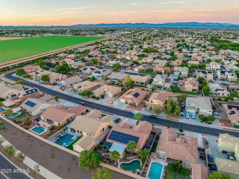 PEACEFUL NEIGHBORHOOD