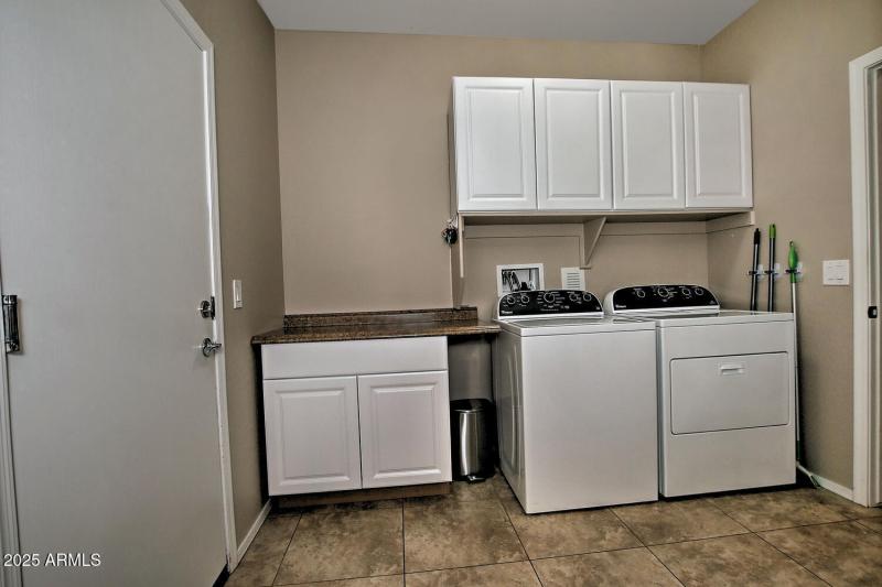 7535 Autumn Vista Way Florence-large-038