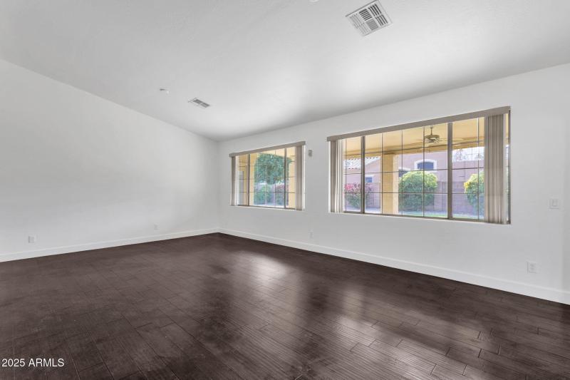 14-web-or-mls-715-e-kaibab-dr