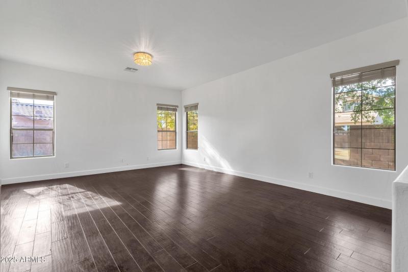 21-web-or-mls-715-e-kaibab-dr