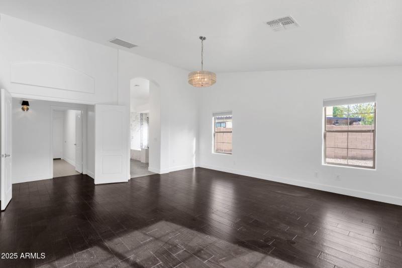 30-web-or-mls-715-e-kaibab-dr