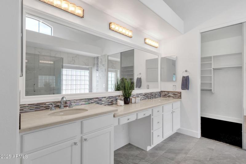 33-web-or-mls-715-e-kaibab-dr