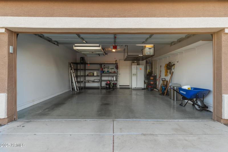 EPOXY FLOOR & STORAGE