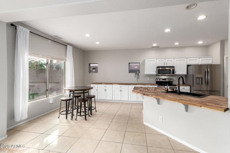 FITS EVEN A LARGE TABLE