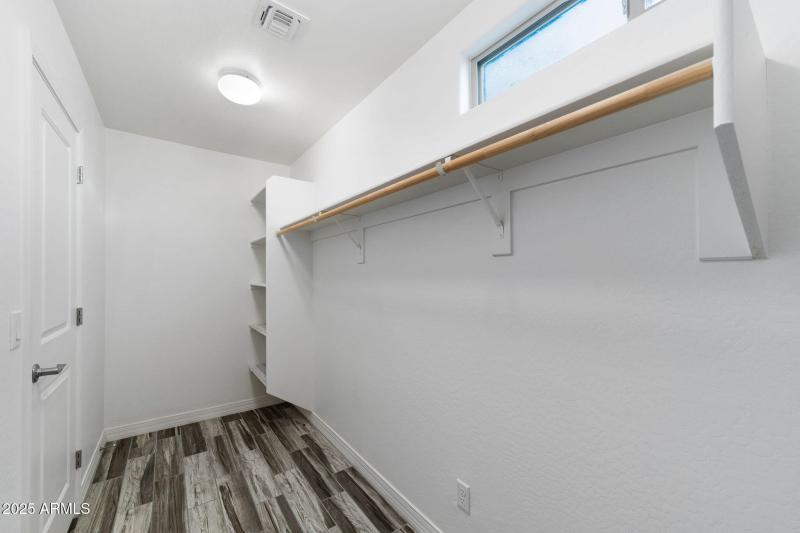 024__1755 E Mesquite Ave