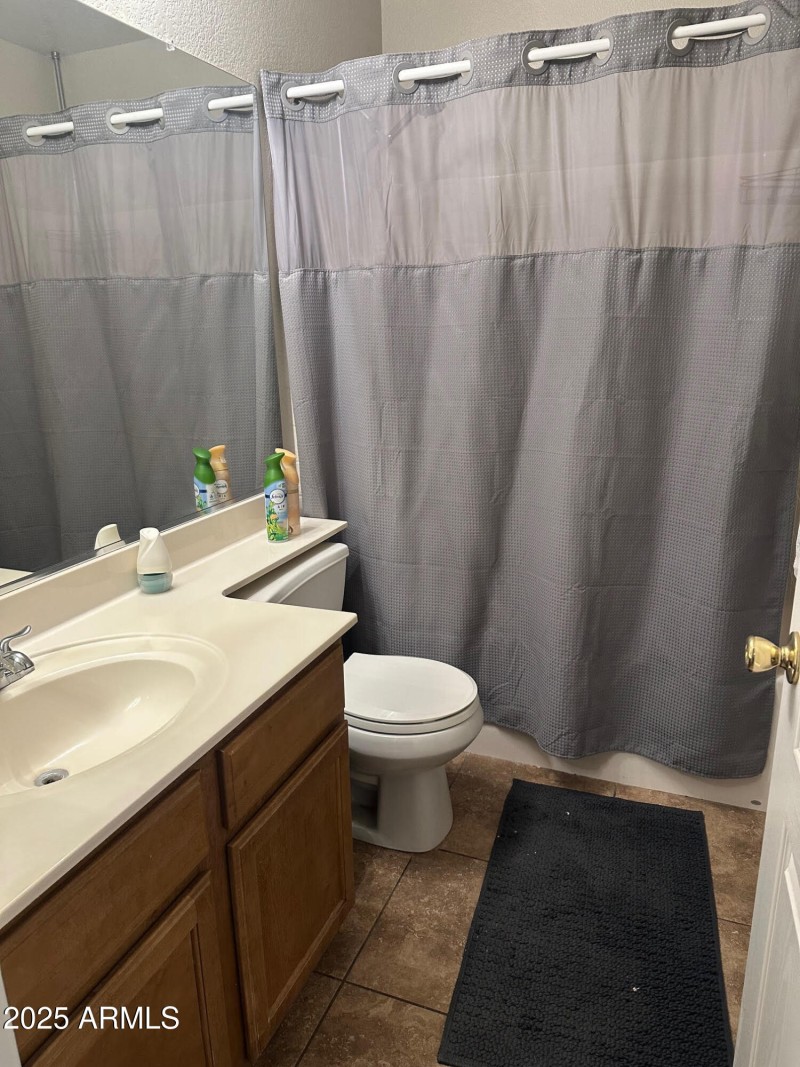 Meadow Lark 2nd Bath