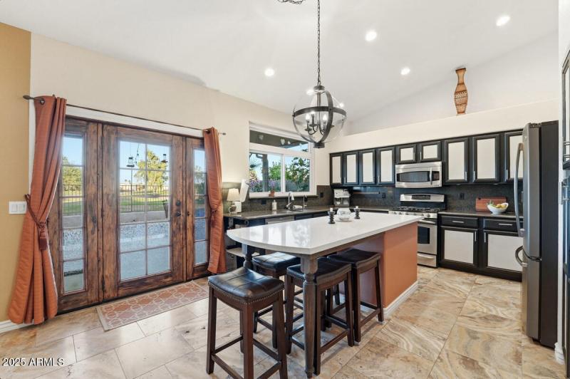 1021 S Western Skies Dr-10