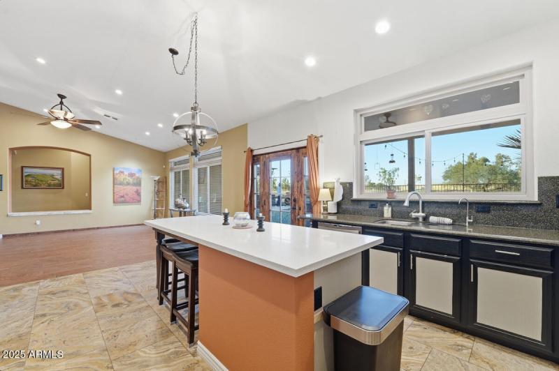 1021 S Western Skies Dr-17